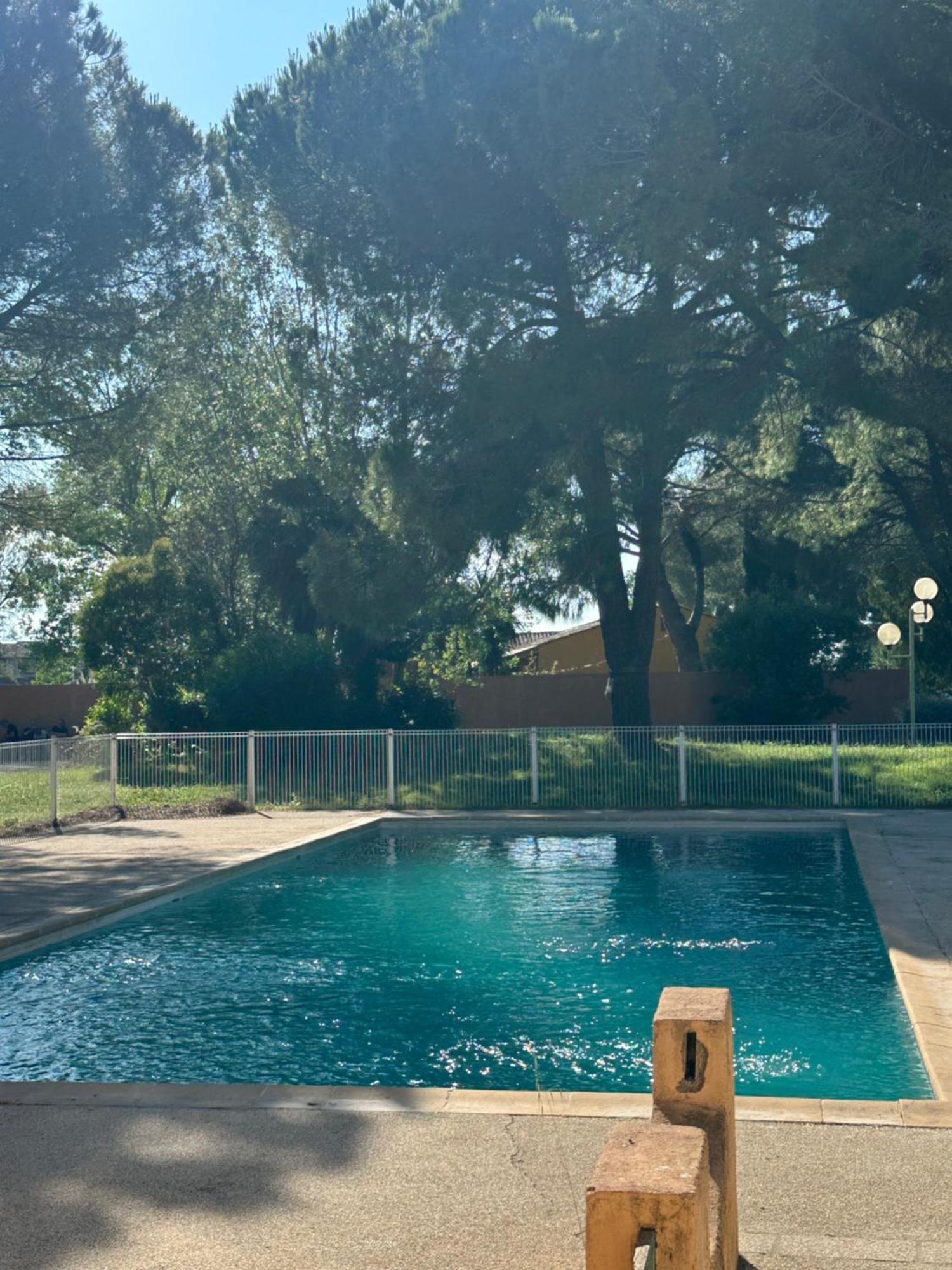 Nid Douillet Avec Terrasse Au Calme Daire Arles Dış mekan fotoğraf